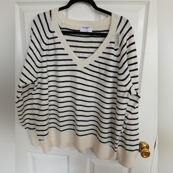 Old Navy Cream And Black Striped V Neck Sweater NWT Size XL Academia Casual - Picture 1 of 7